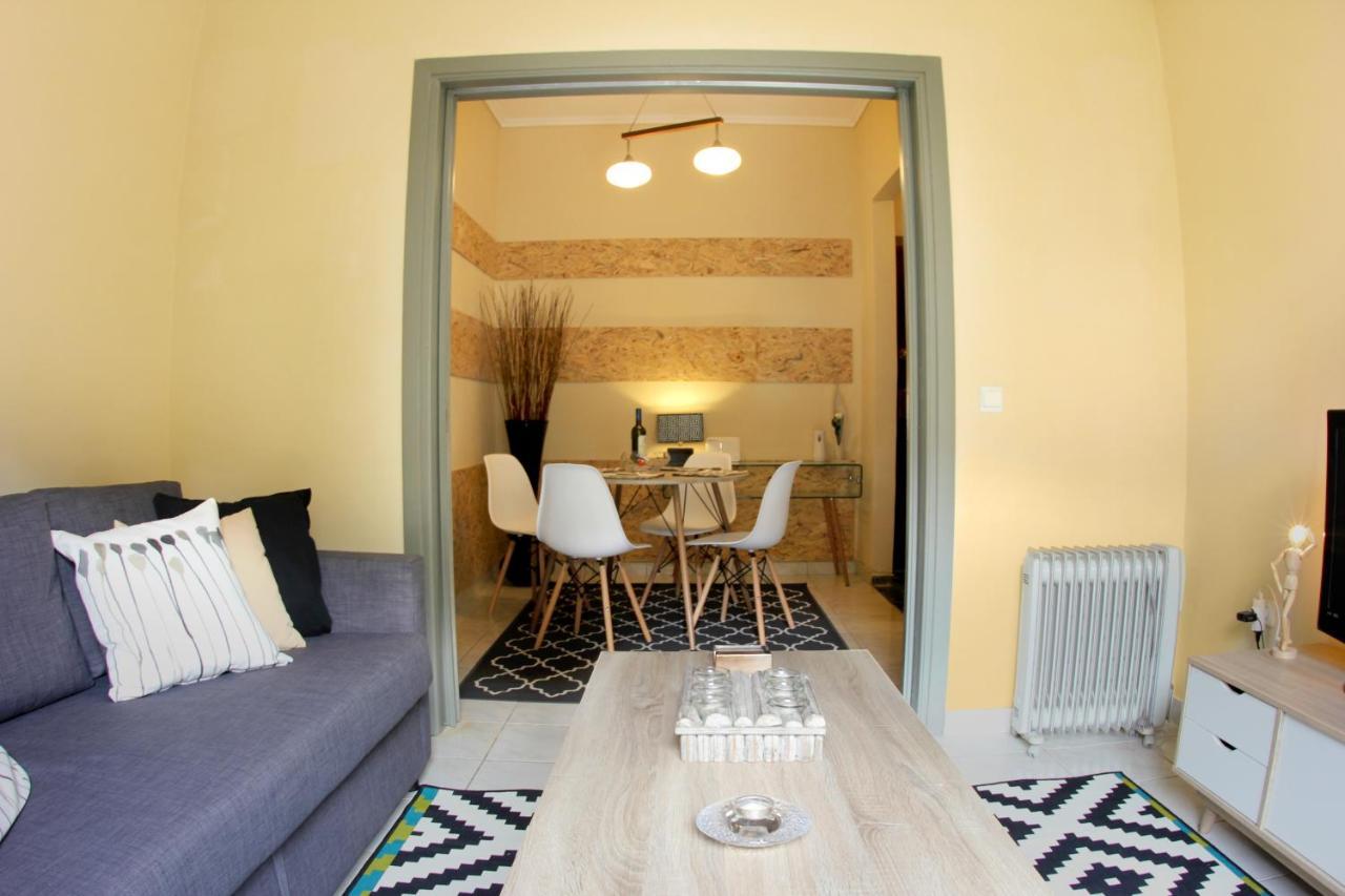 Stylish City Center Garden Apartment Athena Bagian luar foto