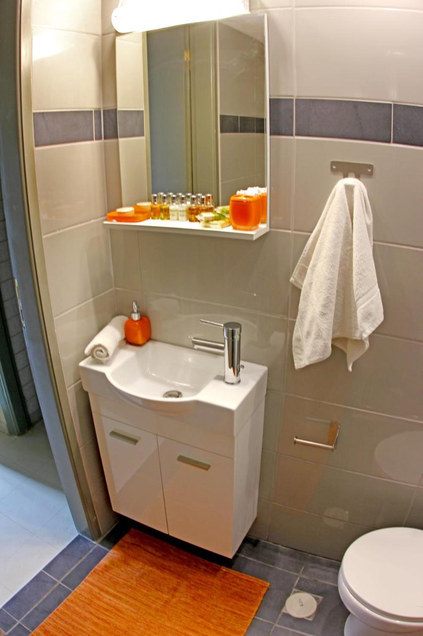 Stylish City Center Garden Apartment Athena Bagian luar foto