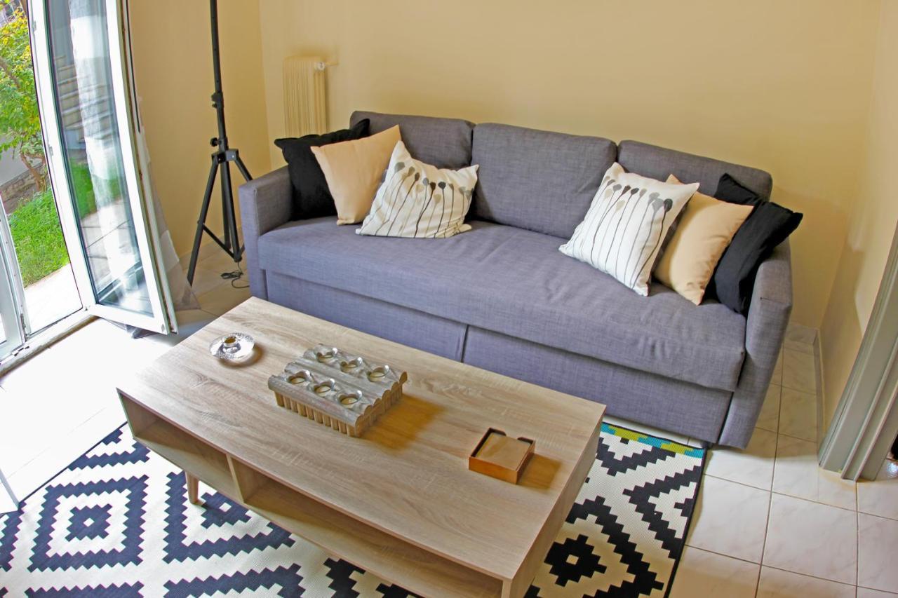 Stylish City Center Garden Apartment Athena Bagian luar foto