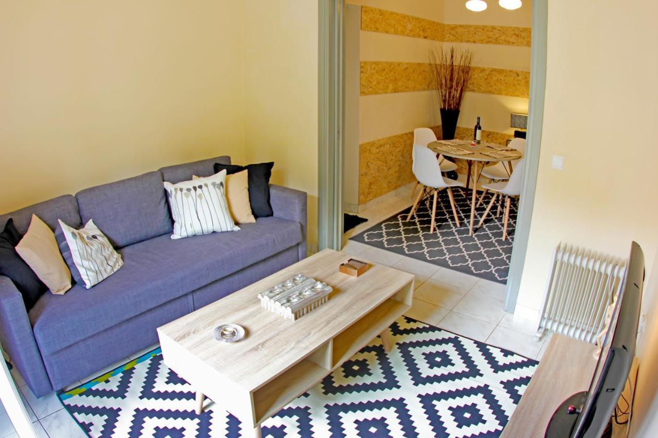Stylish City Center Garden Apartment Athena Bagian luar foto